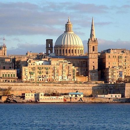 Modern 3 Bedroom Apartment in Central Sliema Buitenkant foto