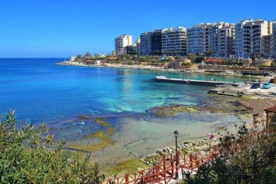 Modern 3 Bedroom Apartment in Central Sliema Buitenkant foto