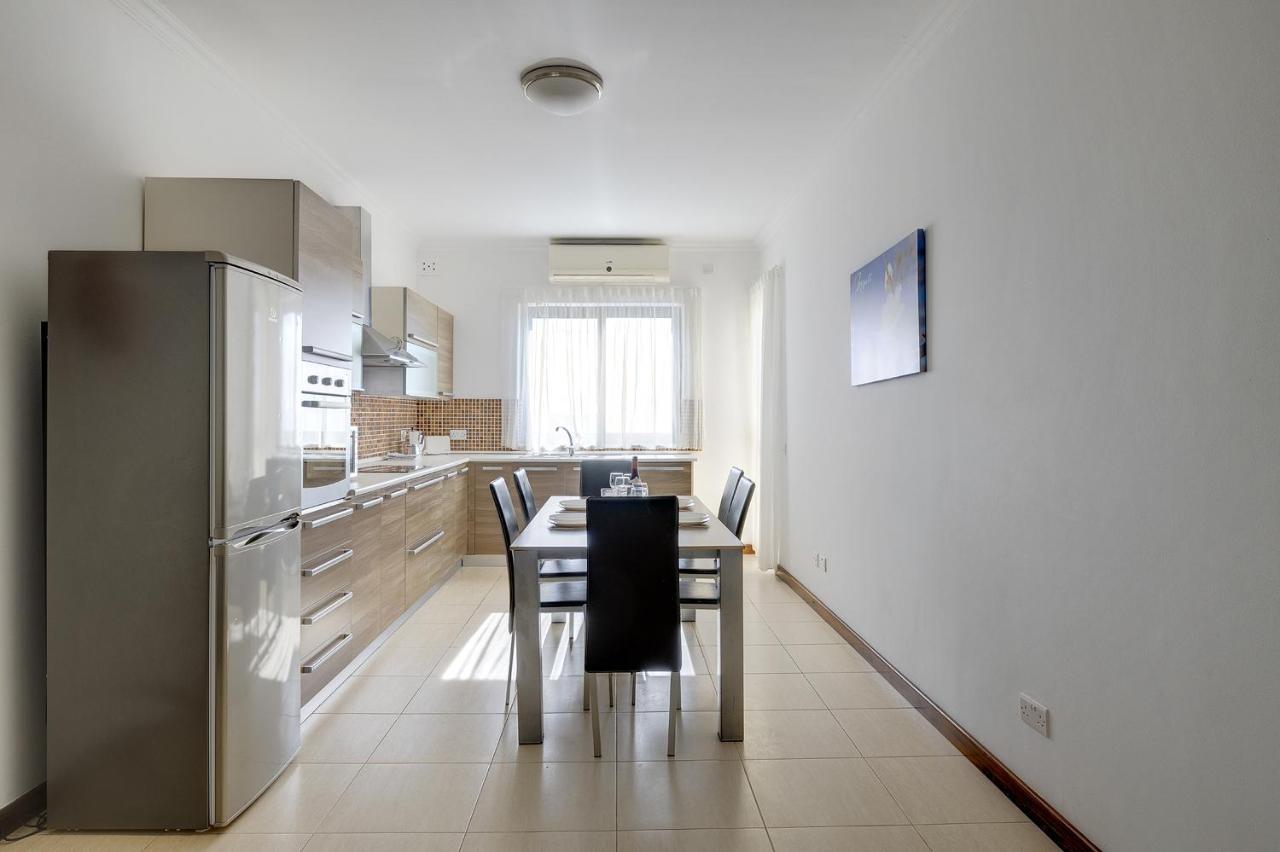 Modern 3 Bedroom Apartment in Central Sliema Buitenkant foto