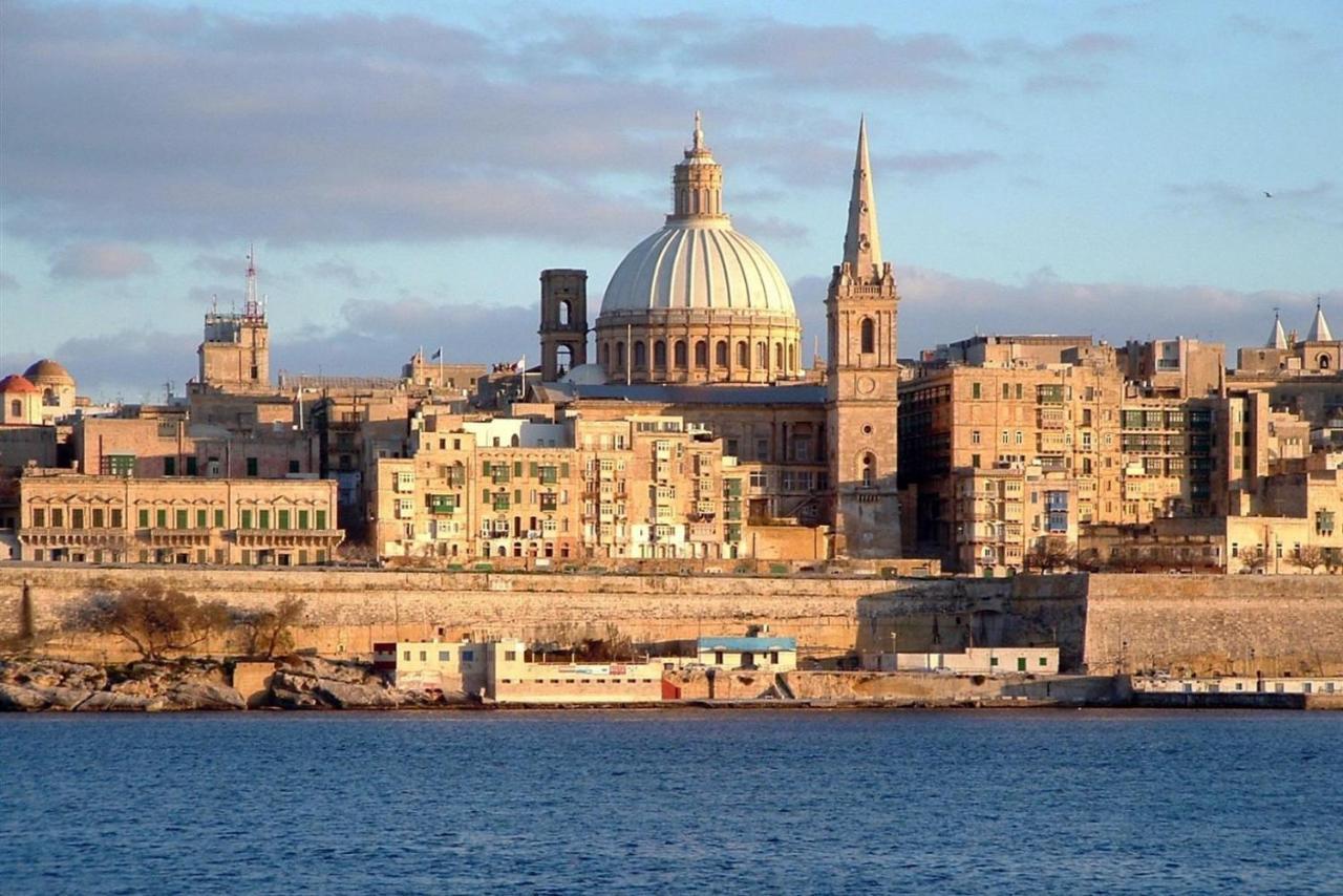 Modern 3 Bedroom Apartment in Central Sliema Buitenkant foto